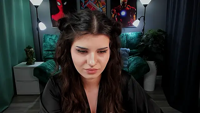 AnoraDarkのライブXXXチャット