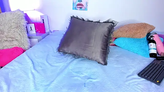 hailey_hadid Adlı Modelin Canlı XXX Sohbeti