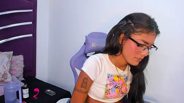 Zyrelia_VaelのライブXXXチャット