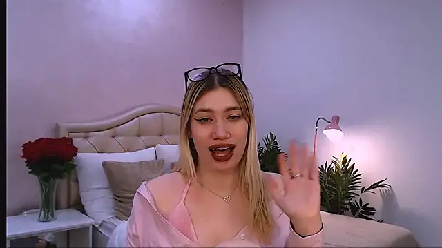 blonde_angell's Live Chat Room