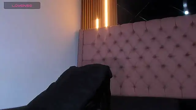 Jeremmy_Love Webcamshow