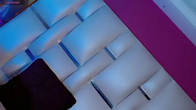 Pertunjukan Kamera Web JessiscaWalker