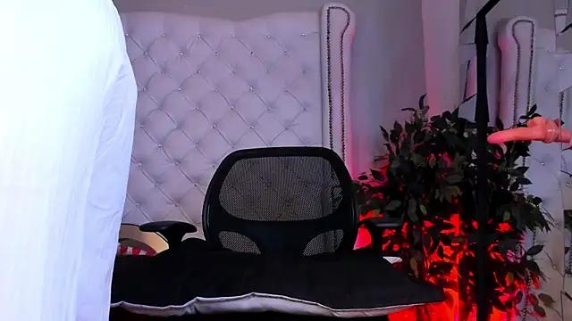 valenssio_moretti Adlı Modelin Canlı XXX Sohbeti