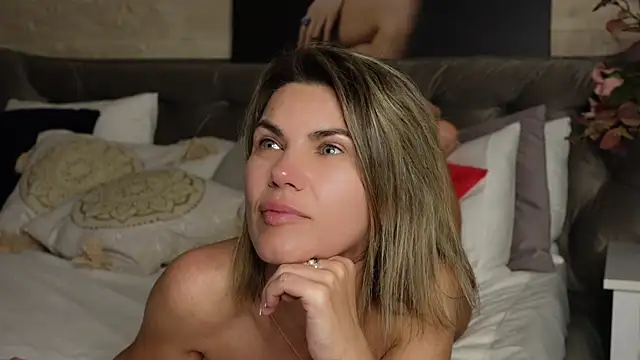 Chat XXX en directo de FeliciaKrige