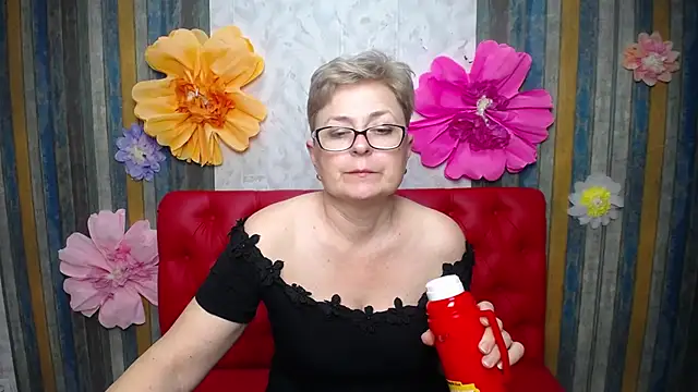 EmiliaGree's Live XXX Chat