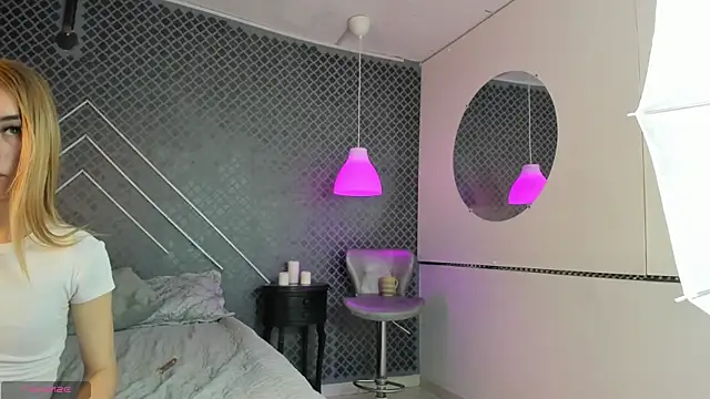 Evie_demnのウェブカメラショー