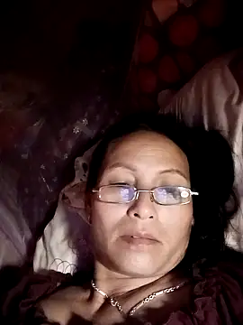 XXX chat uživo modela Cucci07