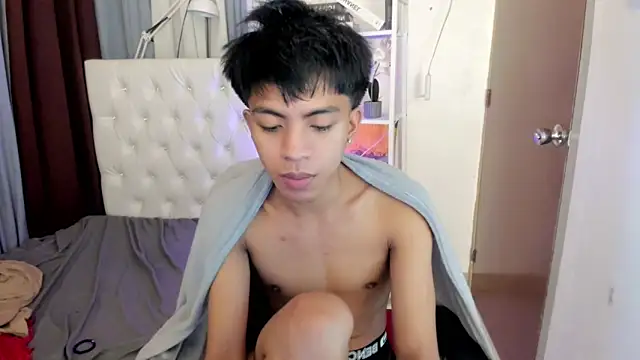 davincihugecock Adlı Modelin Canlı XXX Sohbeti