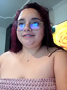 CURVY-HORNYn Live XXX chat