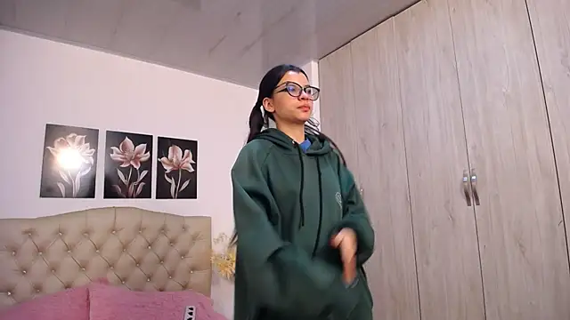 pinky_f00x live XXX chat