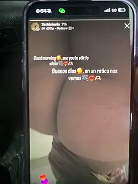 RojitasTeaseX_: διαδικτυακό σόου στην κάμερα