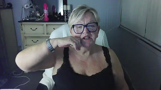 BridgetBlueEyes' Live Sex Cam Show