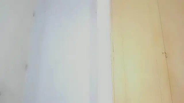 عرض كام laaura_dolll