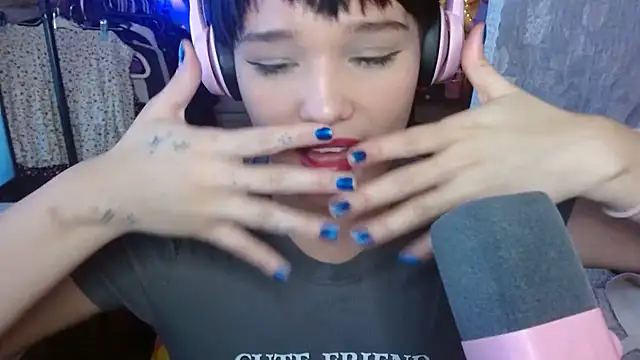 nomichuu Pertunjukan Webcam