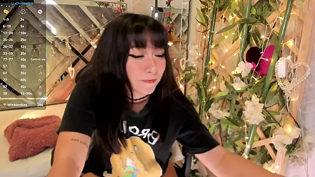 XXX chat uživo modela Nanachi_Cook