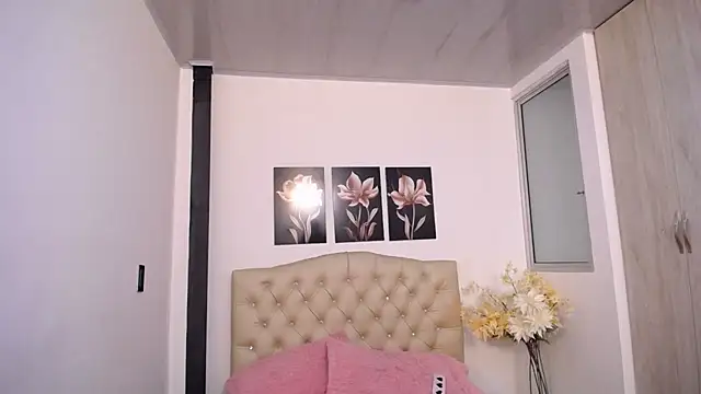 pinky_f00x Chat XXX live