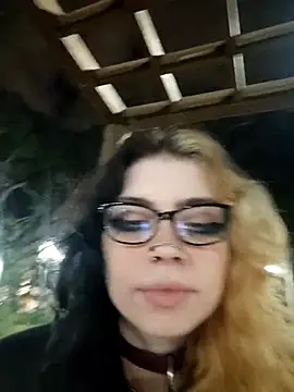 whatevaandissues Adlı Modelin Canlı XXX Sohbeti