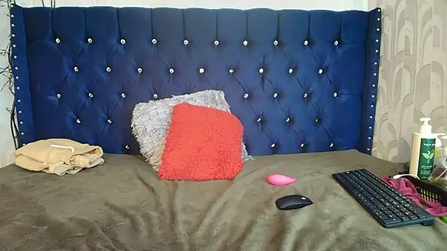 CarolineBrunxのライブXXXチャット