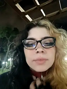 Chat XXX en directo de whatevaandissues