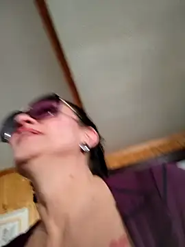 Pertunjukan Kamera Web TheDime