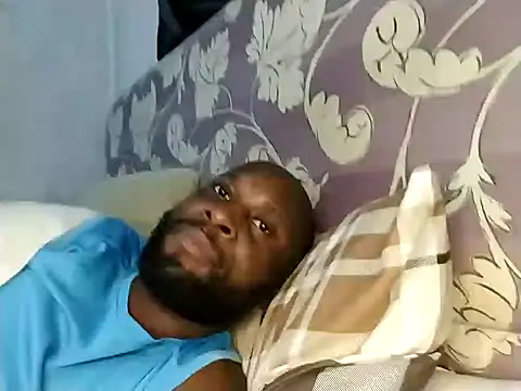 Stallion100 现场XXX聊天