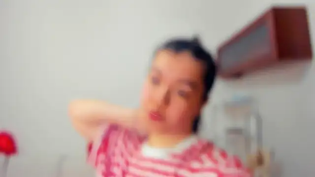 แชท XXX สดของ ShanaYock