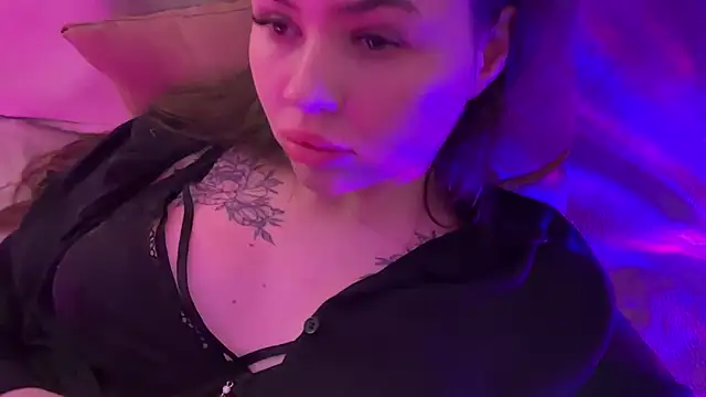 AlmaryKim Chat XXX in diretta