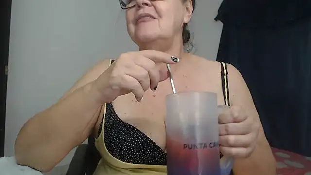 Chat +18 de latinalili9 ao vivo