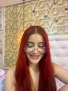 Ashly_cutee Show in webcam