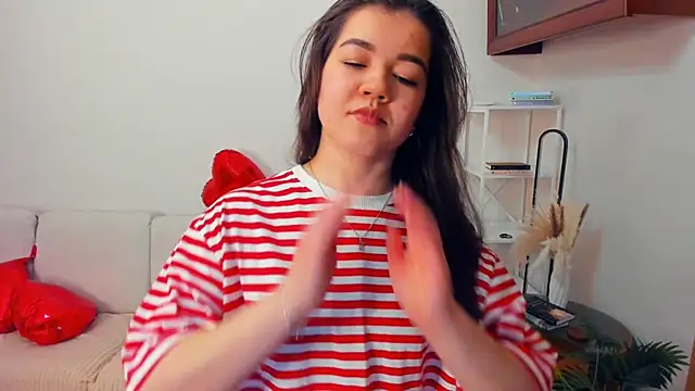 Chat +18 de ShanaYock ao vivo