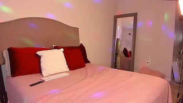 yiauana Chat XXX live