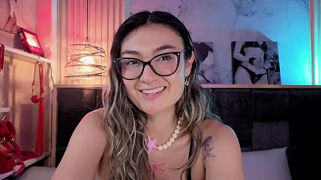 Im-Lola Chat XXX live