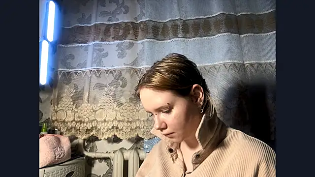 KrystenHoye – Naživo XXX chat