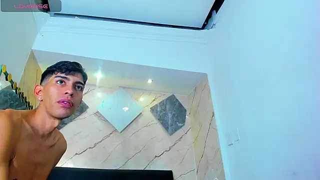 Axxel_26's Live Chat Room