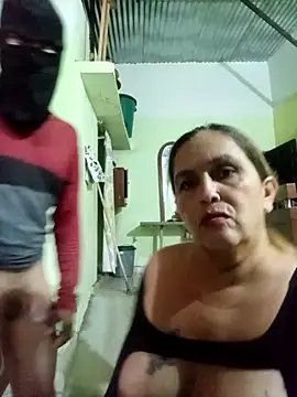 BURBUJA_y_CABALLERO Live XXX-chat