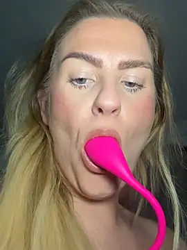 Webkamerová show Charleigh_xx