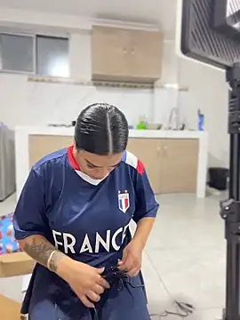 JuanitaMore01 Chat XXX in diretta