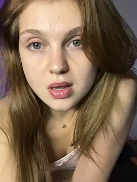 Chatroom XXX en direct de Emaline_Fane