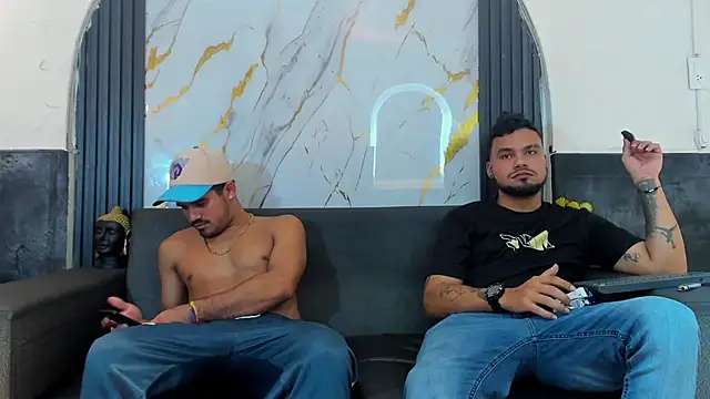 Latins_on_fireのウェブカメラショー