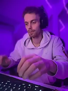 nomercy0807 网络视讯表演