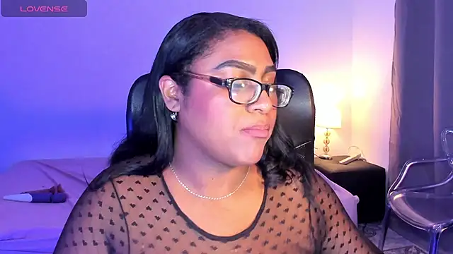 Онлайн чат XXX BlakmillerrGilson