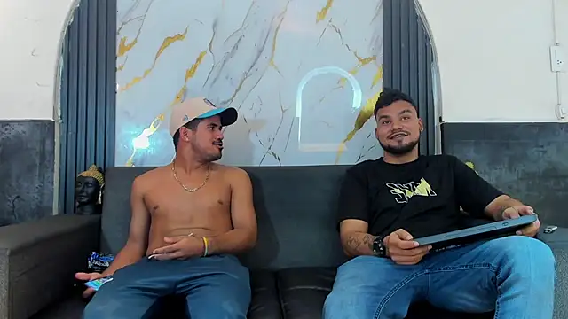 Latins_on_fire Show Webcam