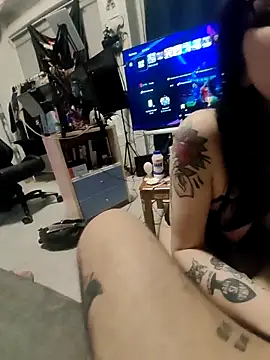 whatevaandissues: онлайн-секс-чат