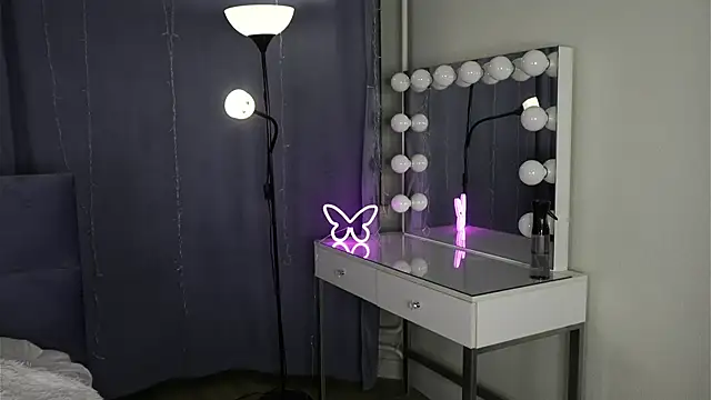 XXX chat uživo modela CarmaOlen