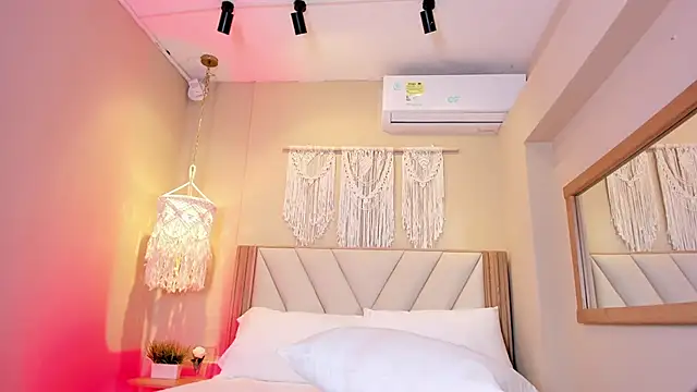 Chat +18 de NahimiThompson ao vivo