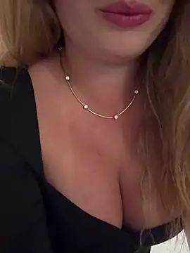 ythmlshshs লাইভ XXX চ্যাট