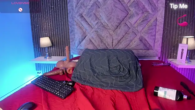 EmaRhodes' Live XXX Chat