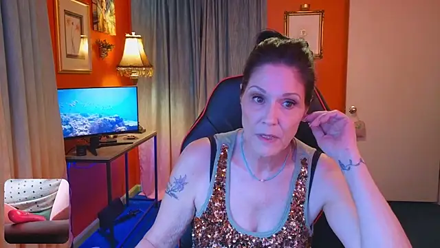 XXX chat uživo modela Jujutopia