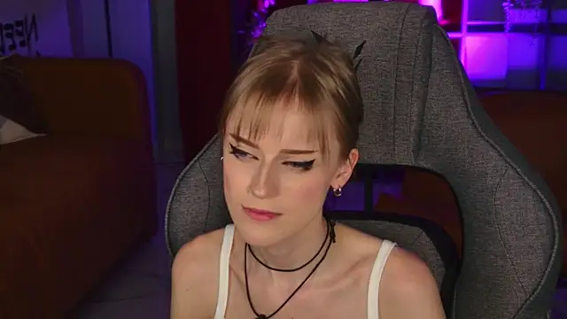 KiraMontoya: онлайн-секс-чат