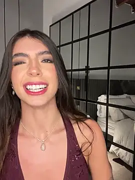 Chatroom XXX en direct de Ninaa_Rosee